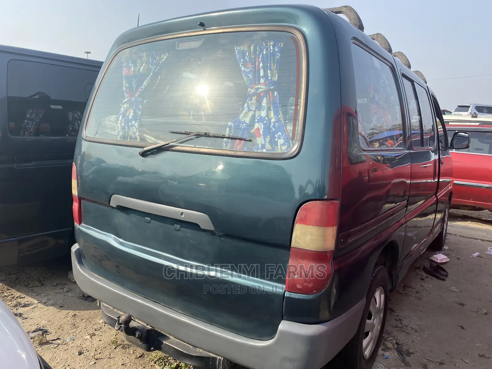 Toyota HiAce 2000 Blue