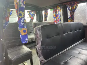 Toyota HiAce 2000 Blue