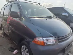 Toyota HiAce 2000 Blue