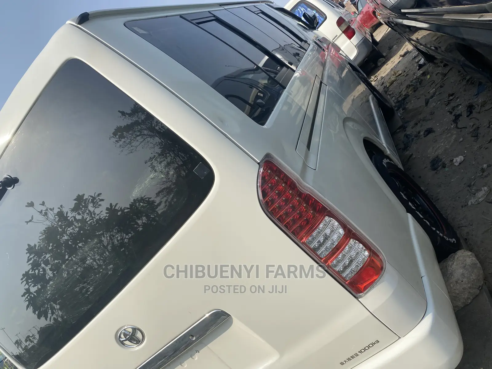 Toyota HiAce 2010 White
