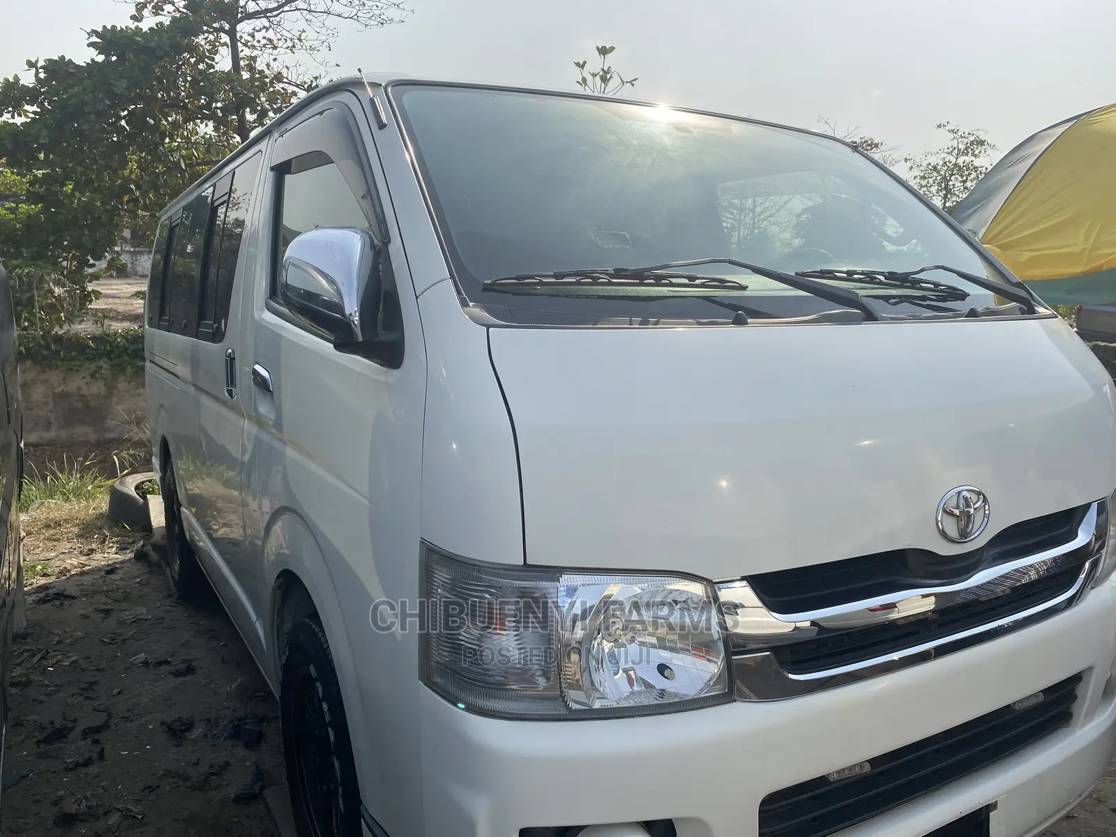 Toyota HiAce 2010 White