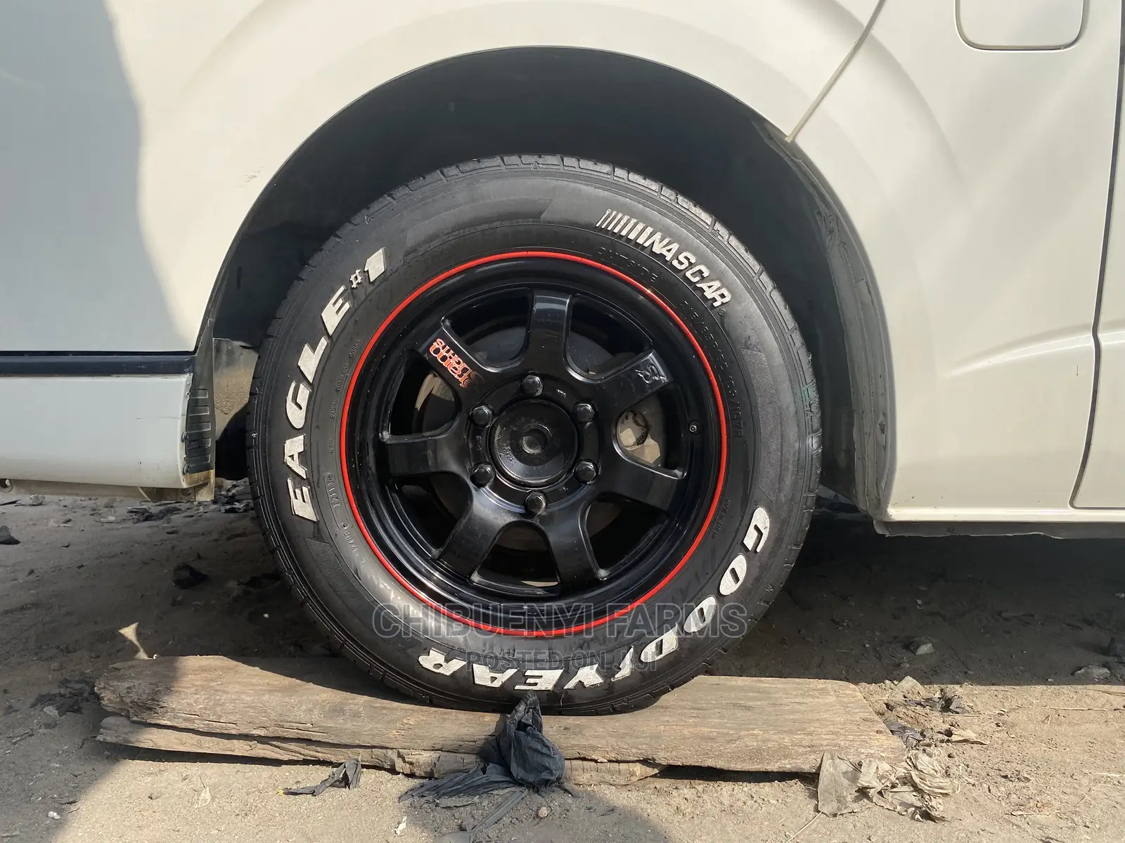 Toyota HiAce 2010 White