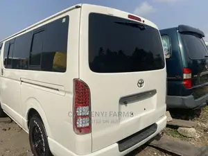 Toyota HiAce 2010 White