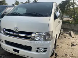 Toyota HiAce 2010 White