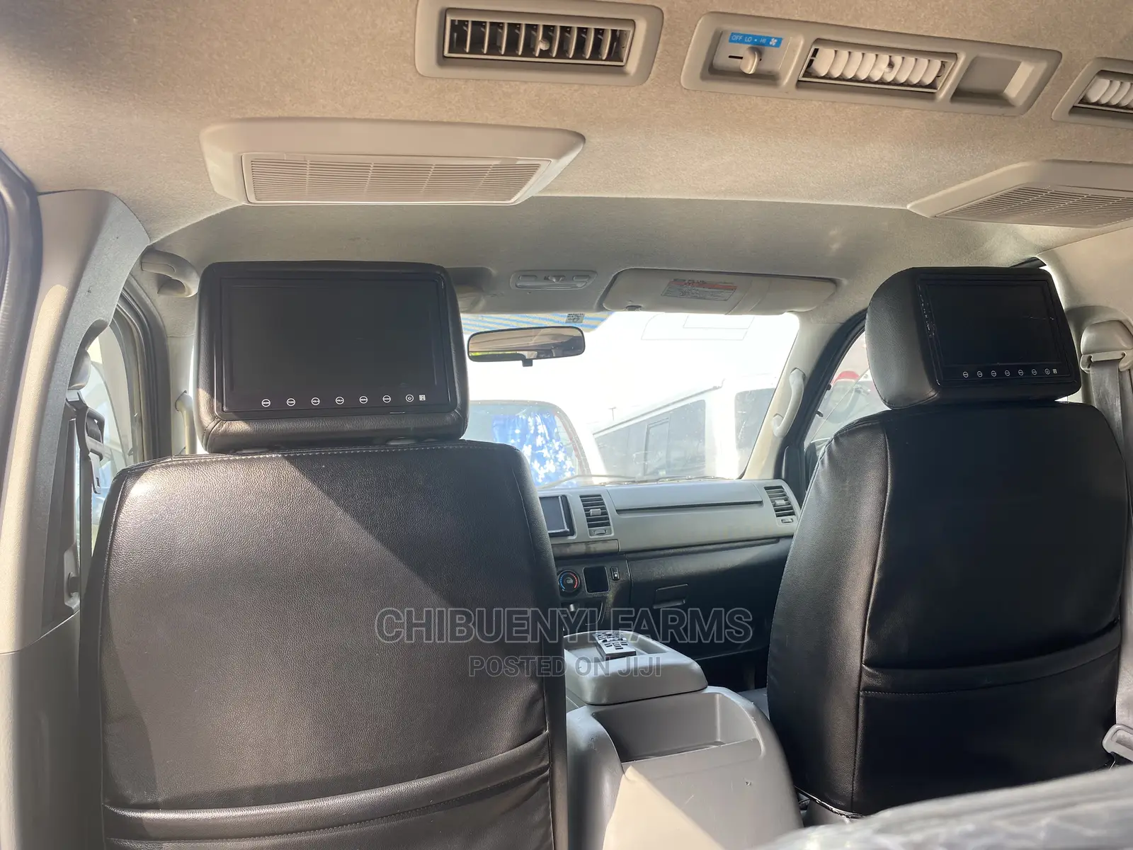 Toyota HiAce 2010 White