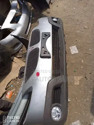 Complete Front Bumper Pointiac Vibe 2005