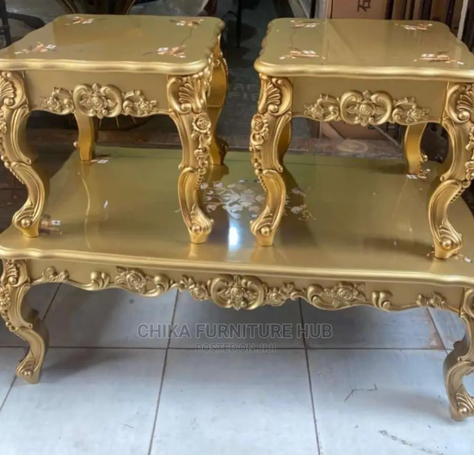 Quality Royal Centre Table With Stools