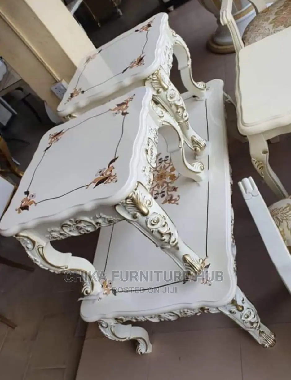 Quality Royal Centre Table With Stools