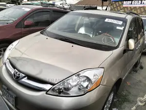 Toyota Sienna Limited 7 Passenger 2010 Gold