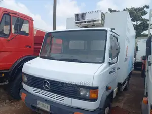 Mercedes Truck 709 Cooling Van