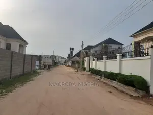 9bdrm Mansion in New Owerri for Sale