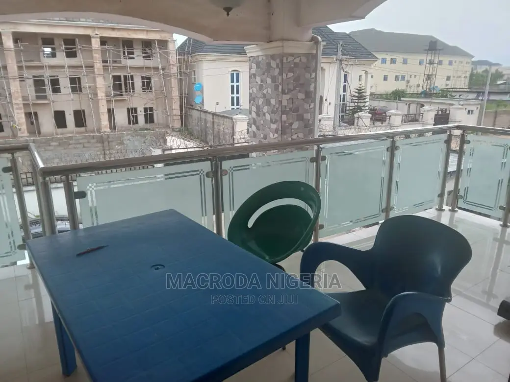 9bdrm Mansion in New Owerri for Sale
