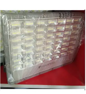200W Multiple Eyes Solar Square Flood Street Light