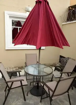 Quality Set of Garden Outdoor Chairs and Umbrellas
