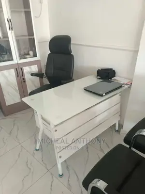 Turkey Office Table With High Quality