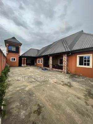 3bdrm Block of Flats in Igwurutali Airport for sale