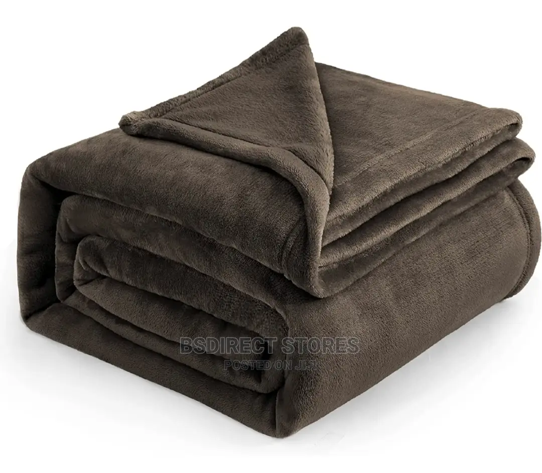 Bedsure Fleece Bedspread King Size Microfiber Solid Blanket