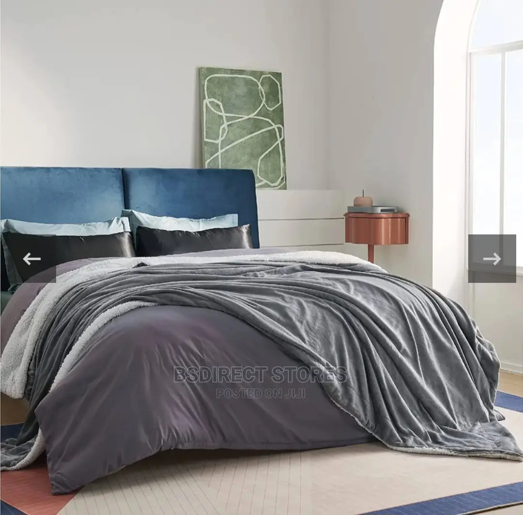Bedsure Fleece Bedspread King Size Microfiber Solid Blanket