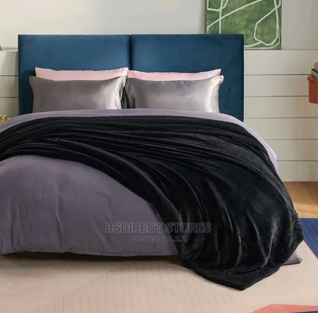 Bedsure Fleece Bedspread King Size Microfiber Solid Blanket