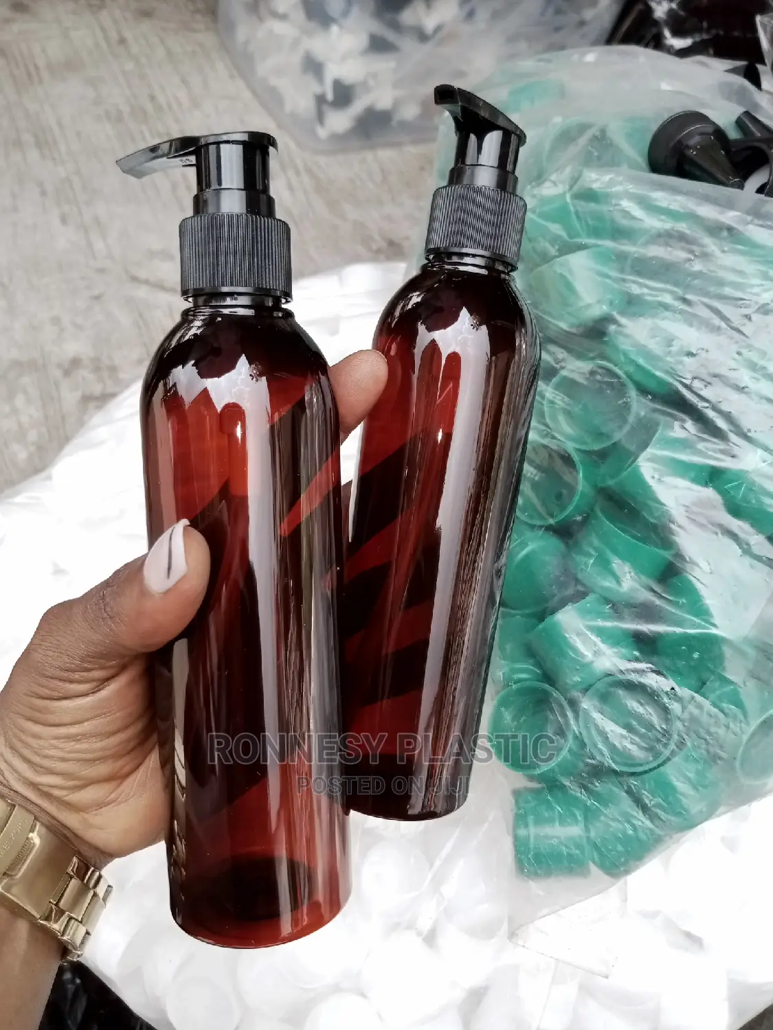 Imported 250ml Amber Plastic Lotion Bottle Black Pump