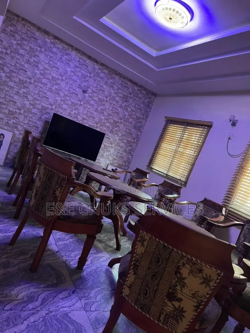 11 Rooms Hotel for Lease