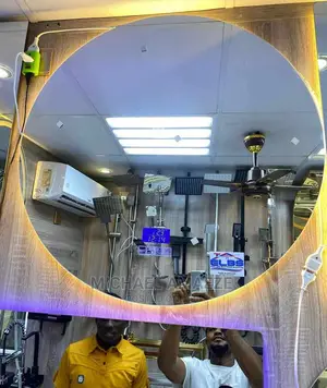 Round Mirror With Time 3 Lights Bluetooth