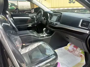 Toyota Highlander XLE V6 4x4 (3.5L 6cyl 6A) 2016 Black