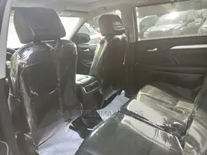 Toyota Highlander XLE V6 4x4 (3.5L 6cyl 6A) 2016 Black