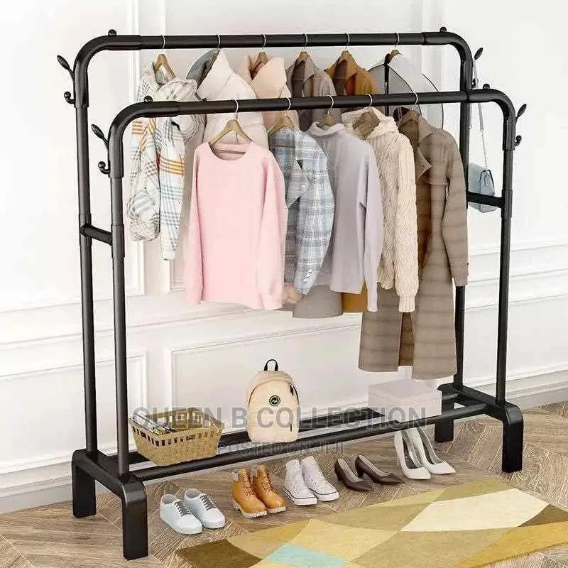 Adjustable Clothes Hanger With Wheel.
