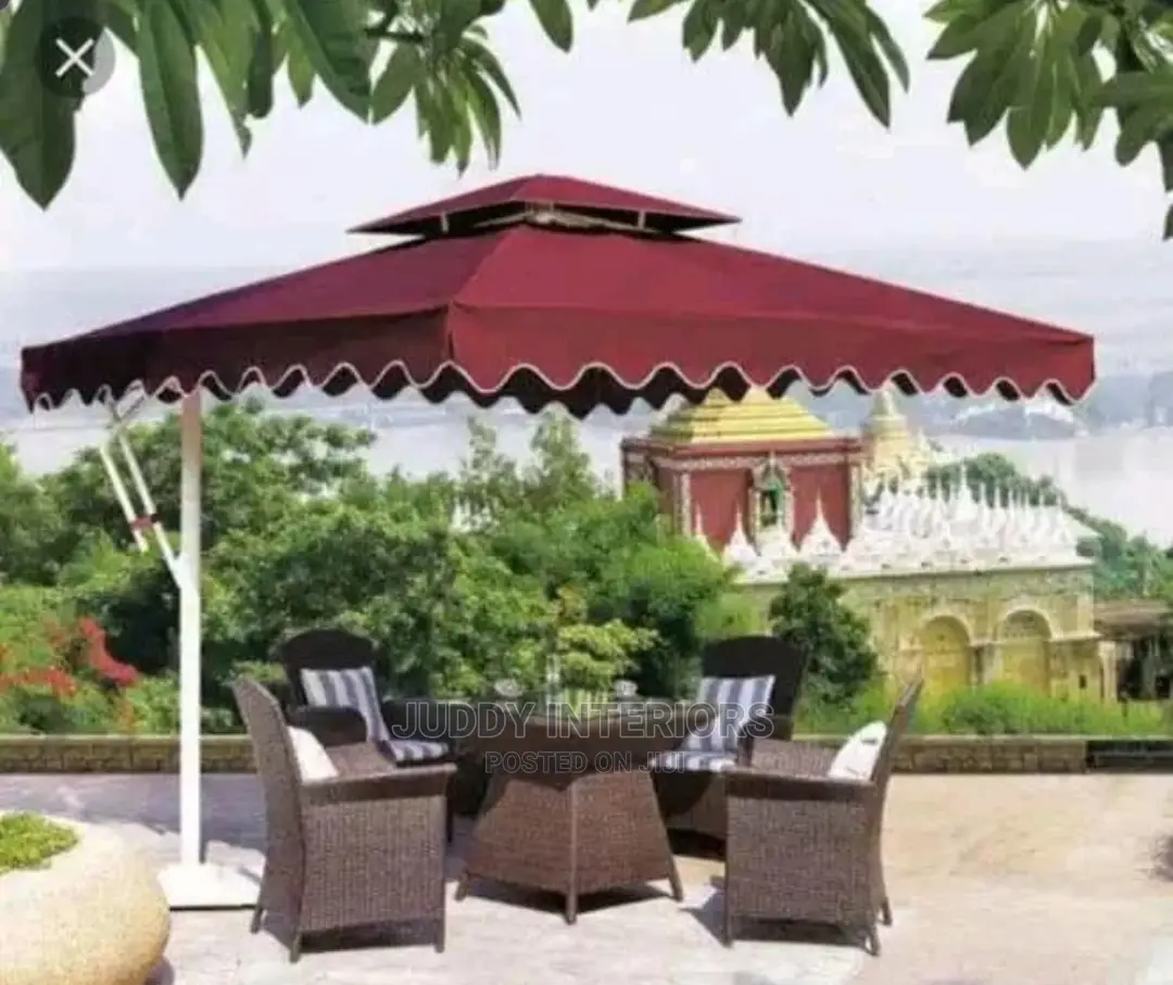 Restaurant Dining Table Set With Umbrella