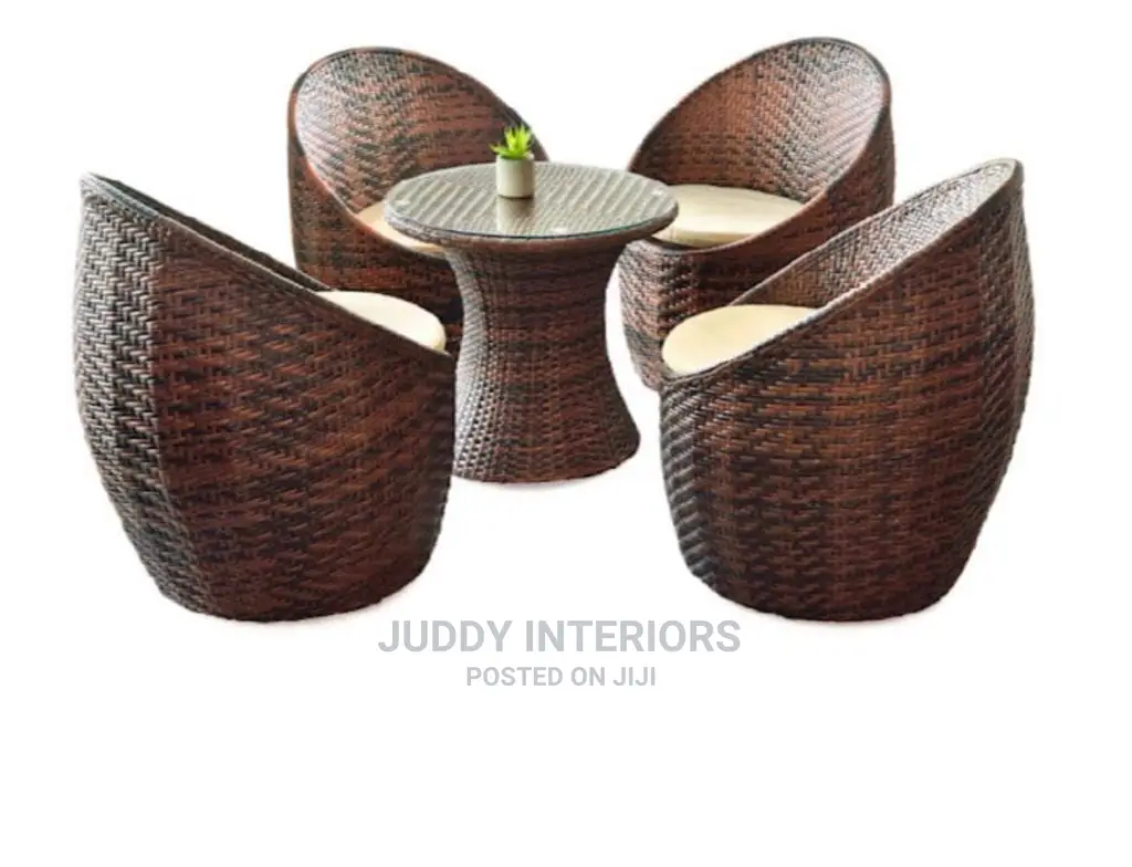 Discussion Garden Chair 4 Seaters Table Set