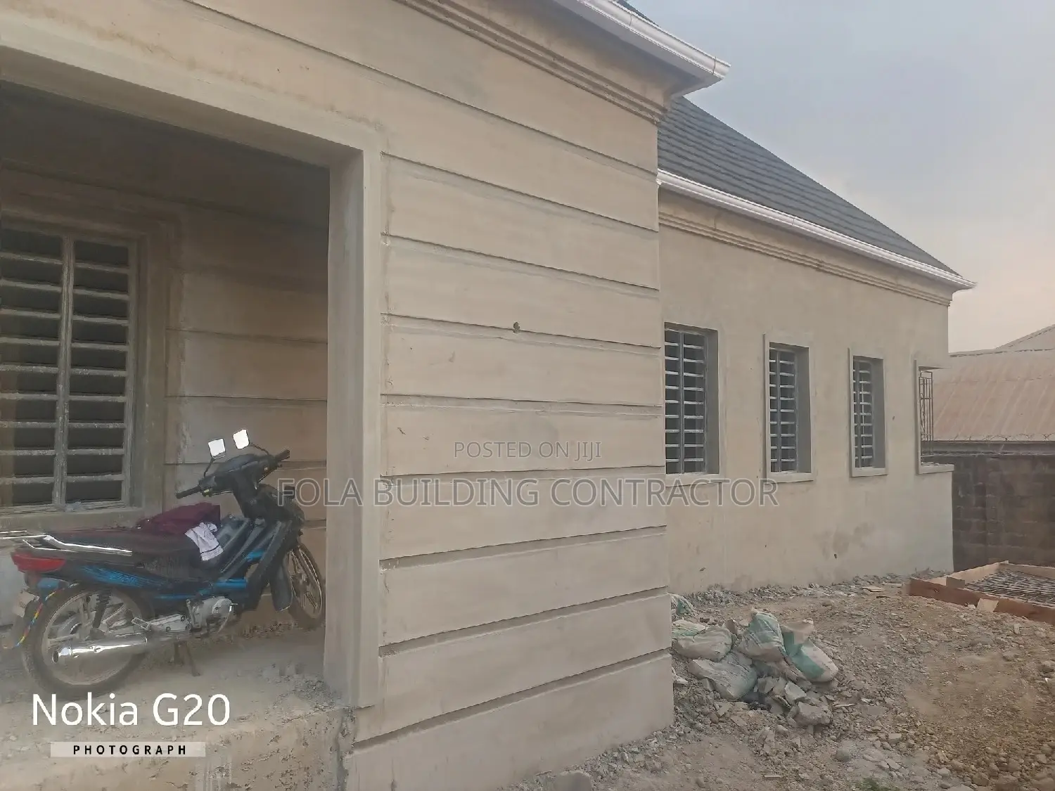 Professional Bricklayer (Fola Building Contractor)