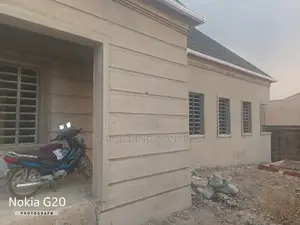 Professional Bricklayer (Fola Building Contractor)
