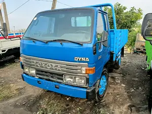 Toyota Dyna 200