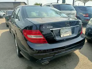 Mercedes-Benz C300 2014 Black