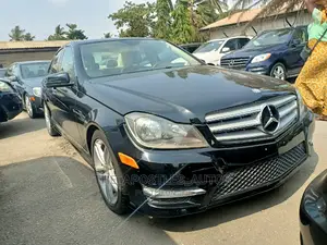 Mercedes-Benz C300 2014 Black