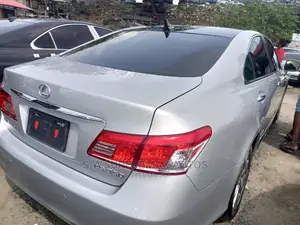 Lexus ES 350 2010 Silver