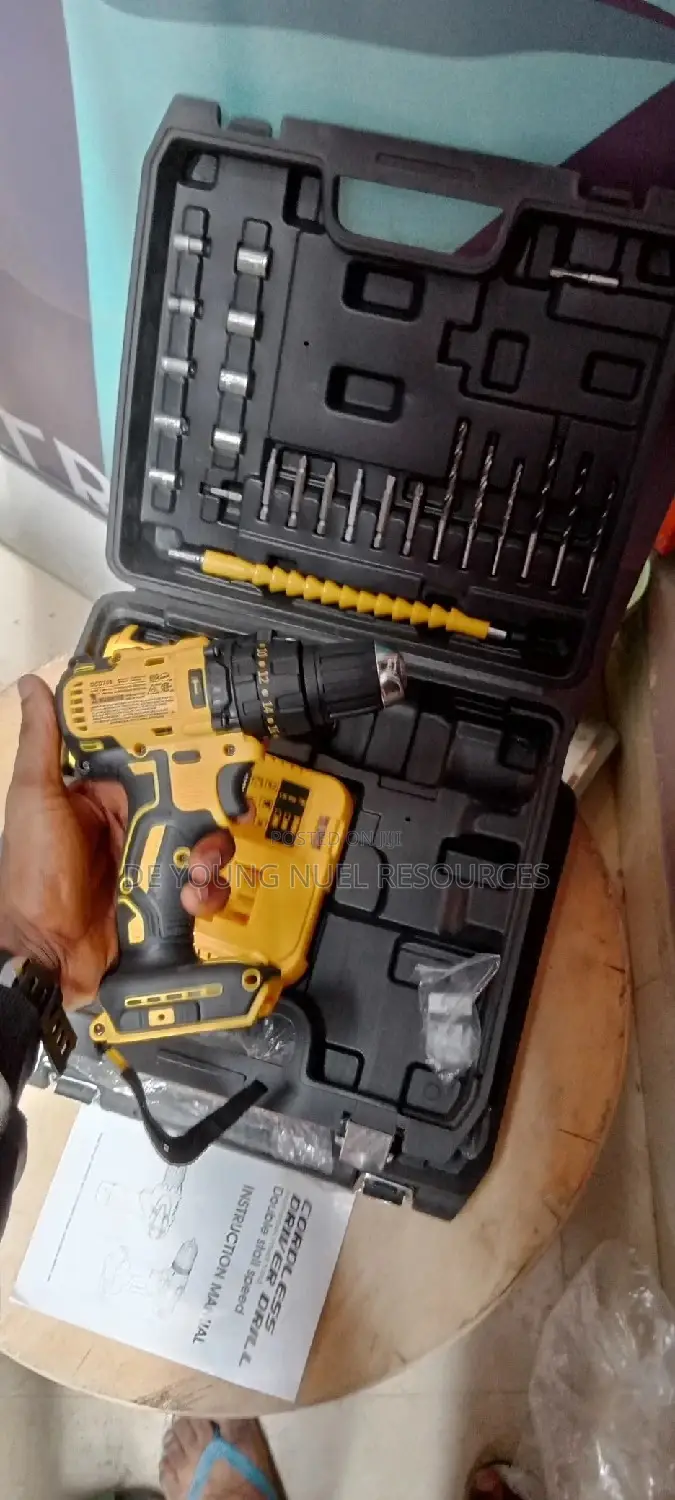 Battery Drill 20v DEWALT