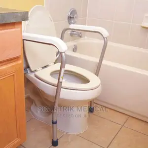 Medical Adjustable Toilet Support With Armrest