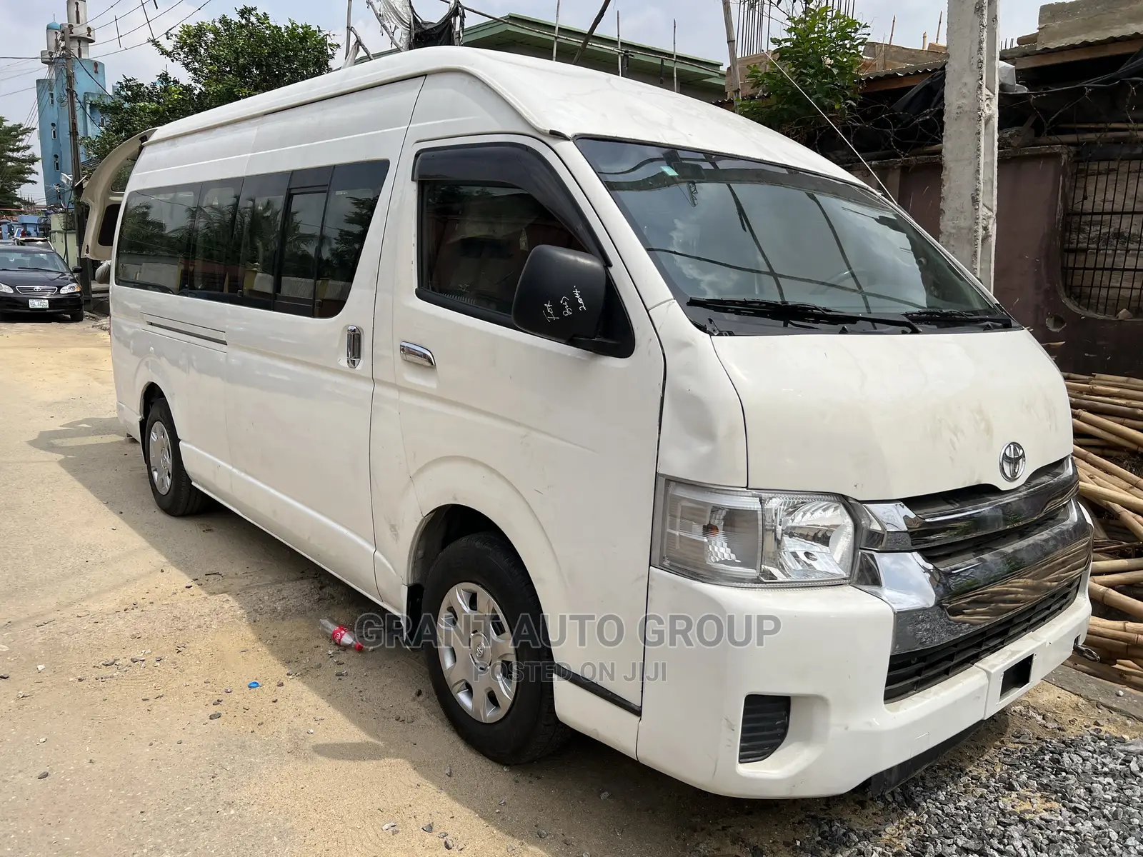 Toyota HiAce 2015 White