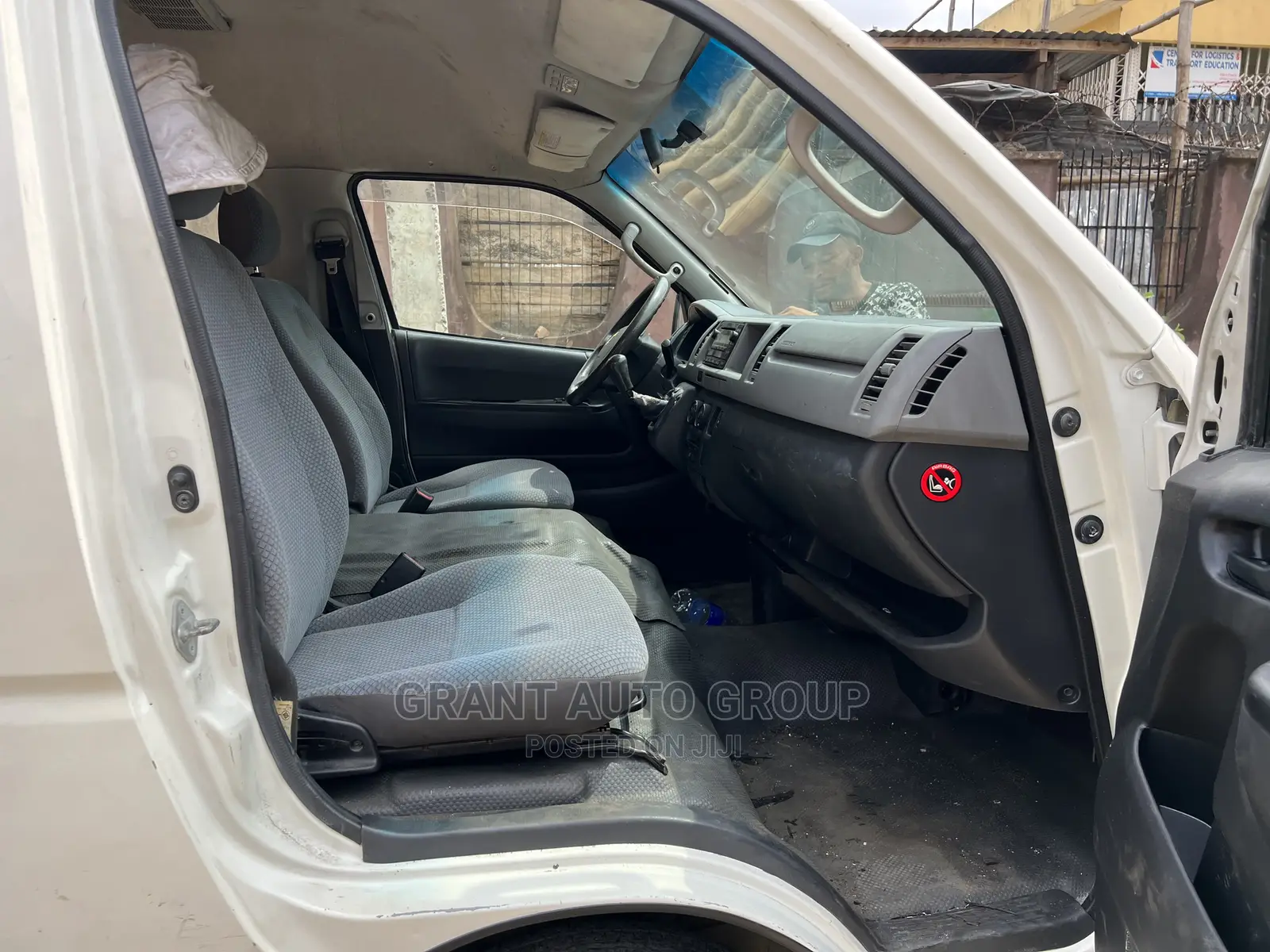 Toyota HiAce 2015 White