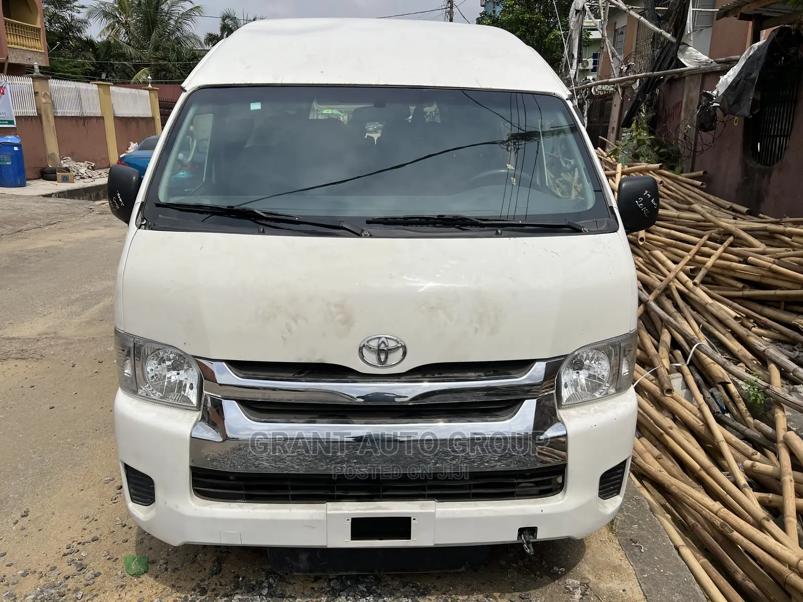 Toyota HiAce 2015 White