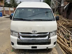 Toyota HiAce 2015 White