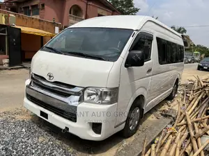 Toyota HiAce 2015 White