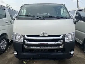 Toyota HiAce 2010 Green