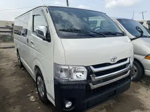 Toyota HiAce 2010 Green