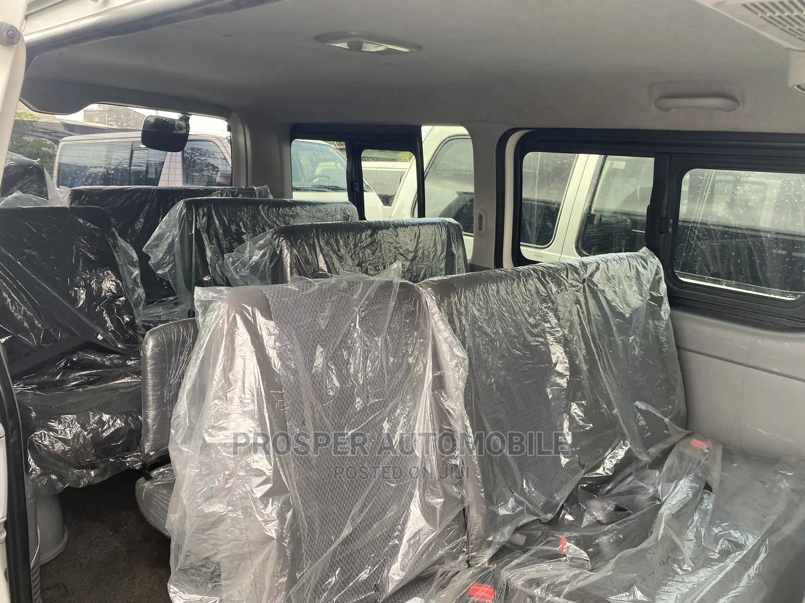 Toyota HiAce 2010 Green