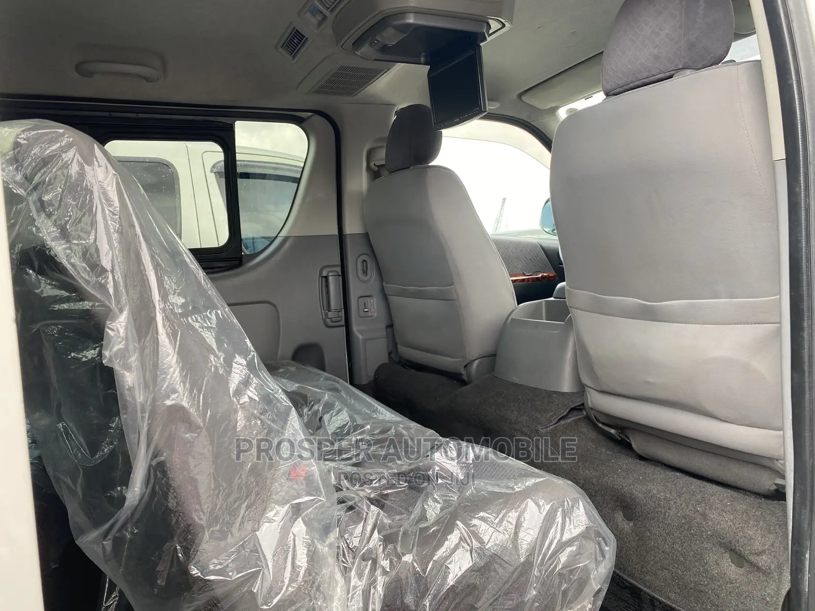 Toyota HiAce 2010 Green