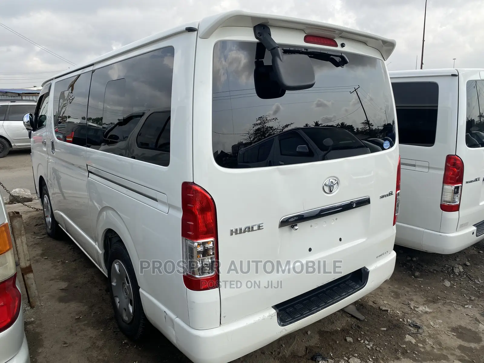 Toyota HiAce 2010 Green