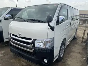 Toyota HiAce 2010 Green